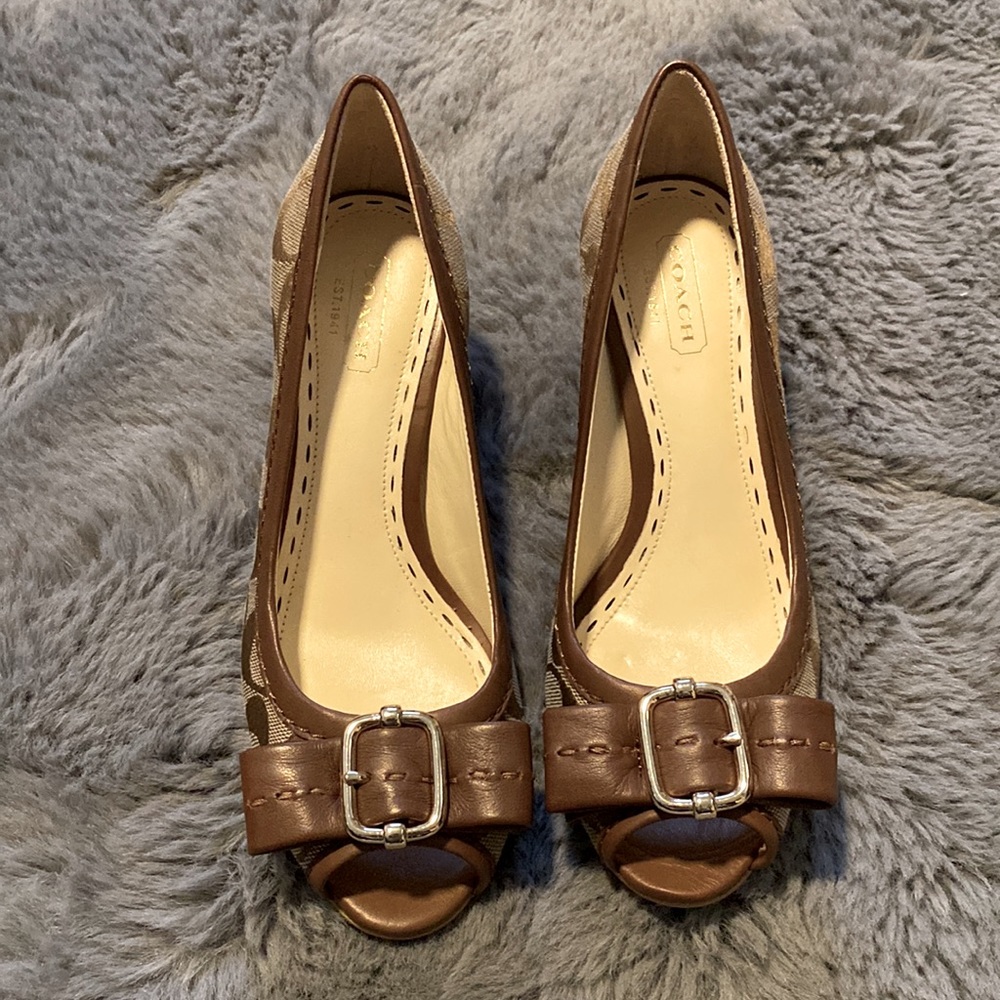 New Coach khaki signature Andi wedges size 5 - Picture 2 of 7